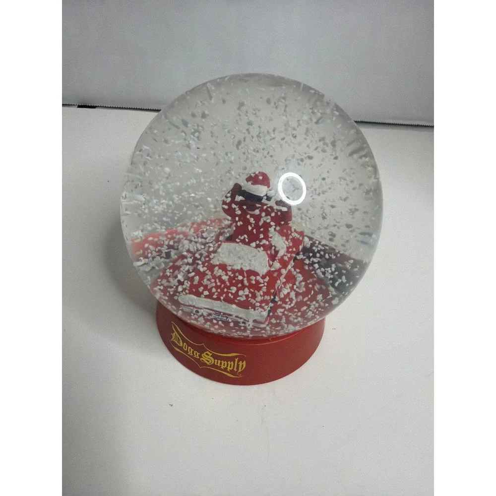 Snoop Dogg Snoop on the Stoop Snow Globe Dogg Supply Santa Red‎ Convertible Car